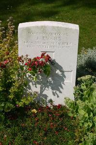 Dozinghem Military Cemetery - Evans, J